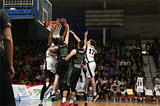 BC Prievidza– MBK Handlová 97:68 (foto: Ladislav Szibilla)