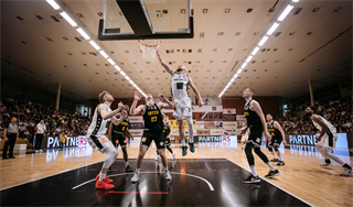5. zápas štvrťfinále Niké SBL: BC Prievidza - Inter Bratislava 79:78 (foto: Vladimír Králik)	