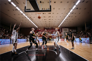 5. zápas štvrťfinále Niké SBL: BC Prievidza - Inter Bratislava 79:78 (foto: Vladimír Králik)	