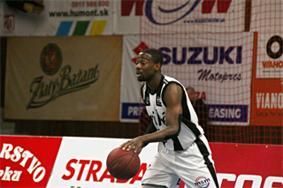 BC Prievidza- MBK Rieker Com-Therm Komárno 86:62 (foto: Ladislav Szibilla)