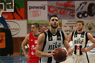BC Prievidza- MBK Rieker Com-Therm Komárno 86:62 (foto: Ladislav Szibilla)