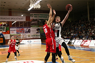 BC Prievidza- MBK Rieker Com-Therm Komárno 86:62 (foto: Ladislav Szibilla)