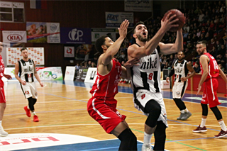 BC Prievidza- MBK Rieker Com-Therm Komárno 86:62 (foto: Ladislav Szibilla)