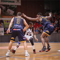 BC Prievidza – Iskra Svit 72:82 (foto: Vladimír Králik)