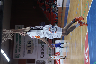 9. kolo Eurovia SBL: BC Prievidza - VŠEMvs Karlovka Bratislava 70:59 (2. fotogaléria)