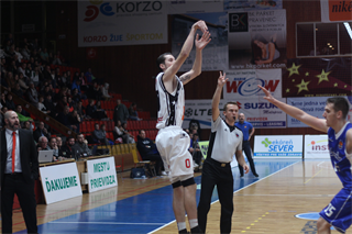 9. kolo Eurovia SBL: BC Prievidza - VŠEMvs Karlovka Bratislava 70:59 (2. fotogaléria)