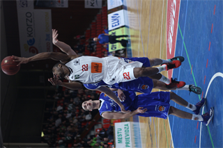 9. kolo Eurovia SBL: BC Prievidza - VŠEMvs Karlovka Bratislava 70:59 (2. fotogaléria)
