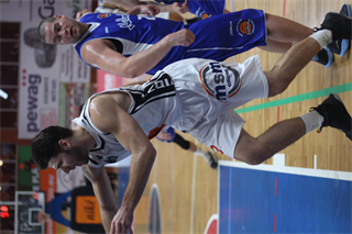 9. kolo Eurovia SBL: BC Prievidza - VŠEMvs Karlovka Bratislava 70:59 (2. fotogaléria)