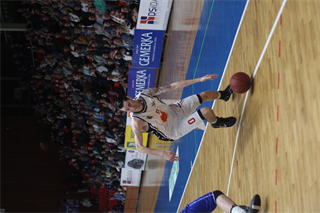 9. kolo Eurovia SBL: BC Prievidza - VŠEMvs Karlovka Bratislava 70:59 (2. fotogaléria)