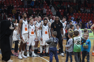 9. kolo Eurovia SBL: BC Prievidza - VŠEMvs Karlovka Bratislava 70:59 (2. fotogaléria)