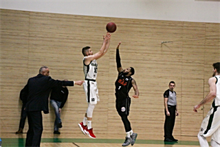 MBK Handlová - BC Prievidza 74:76 (foto: Ladislav Szibilla)