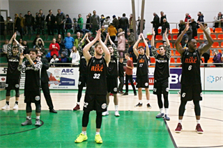 MBK Handlová - BC Prievidza 74:76 (foto: Ladislav Szibilla)