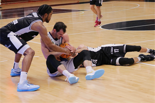 Príprava: BC Prievidza - Basket Brno 77:69 (Foto Ladislav Szibilla)