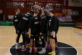 4. kolo TIPOS SBL: BC Prievidza - MBK Handlová 94:66 (Ladislav Szibilla)