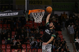 4. kolo TIPOS SBL: BC Prievidza - MBK Handlová 94:66 (Ladislav Szibilla)