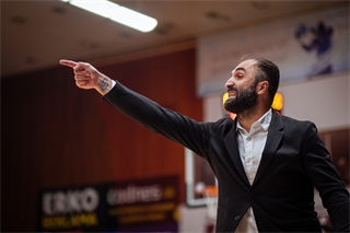 4. kolo TIPOS SBL: BC Prievidza - MBK Handlová 94:66 (Vladimír Králik)	