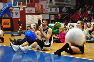 BC Prievidza - BK 04 AC LB Spišská Nová Ves 98:63 (foto: Barbora Bařinová)